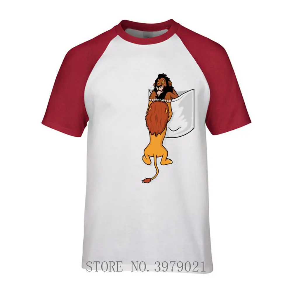 С принтом &quotКороль Лев: Симба в карман забавная Футболка мужская jollypeach 2019 Цвет