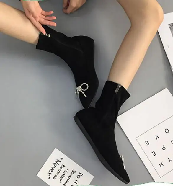 black plush Бант с кристаллами; Ботинки Челси с острым носком; пикантные флоковые эластичные носки до середины икры на молнии на плоской подошве; женские плюшевые зимние ботинки - Цвет: black plush