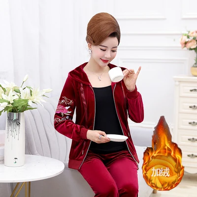 plus velvet red Спортивный костюм для женщин, весенний комплект из двух предметов, топ и штаны, женские костюмы, спортивный костюм, женский золотой Бархатный комплект, одежда с вышивкой - Цвет: plus velvet red