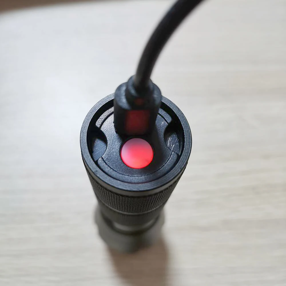 Смартфон Alonefire зарядка через usb сисветодиодный светодиодсветодиодный