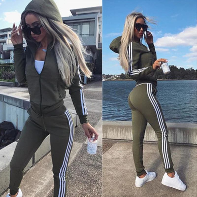 Женский костюм из двух предметов однотонная куртка с капюшоном и брюки модная