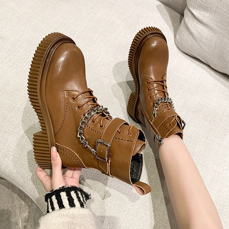 Женские теплые ботинки на платформе повседневные Ботильоны танкетке с цепочкой