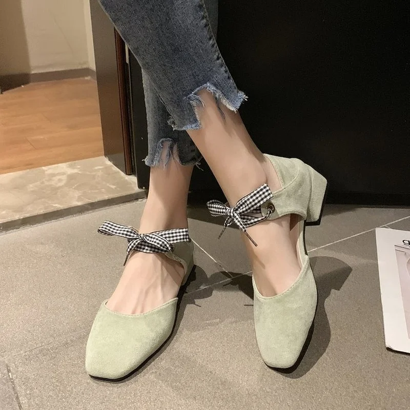 

Сандалии женские на низком толстом каблуке, демисезонные, с квадратным носком