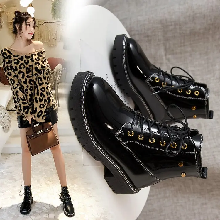 Женские ботинки из мягкой кожи со шнуровкой водонепроницаемые черного цвета -