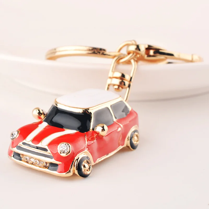 

Creative Fashion Mini Car Keychain Vintage Vintage Car Keychains Exquisite Small Gift Keyrings Pendant Beetle Car Pendant