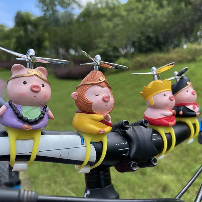 

Милый каучуковый стоячий мультяшный велосипедный колокольчик со сломанным ветром шлем украшение для езды безопасный колокольчик аксессуа...