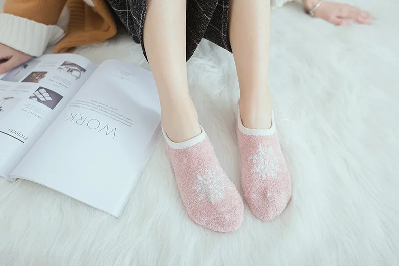 SP& CITY, однотонные, в горошек, Нескользящие, коралловый бархат, женские носки, удобные, невидимые, не показывают, носки для женщин, сохраняющие тепло, повседневные носки, трендовые