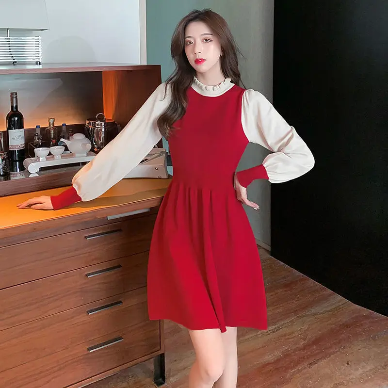 Винтажное трикотажное платье-мини с двумя вставками и застежкой талии | Женская