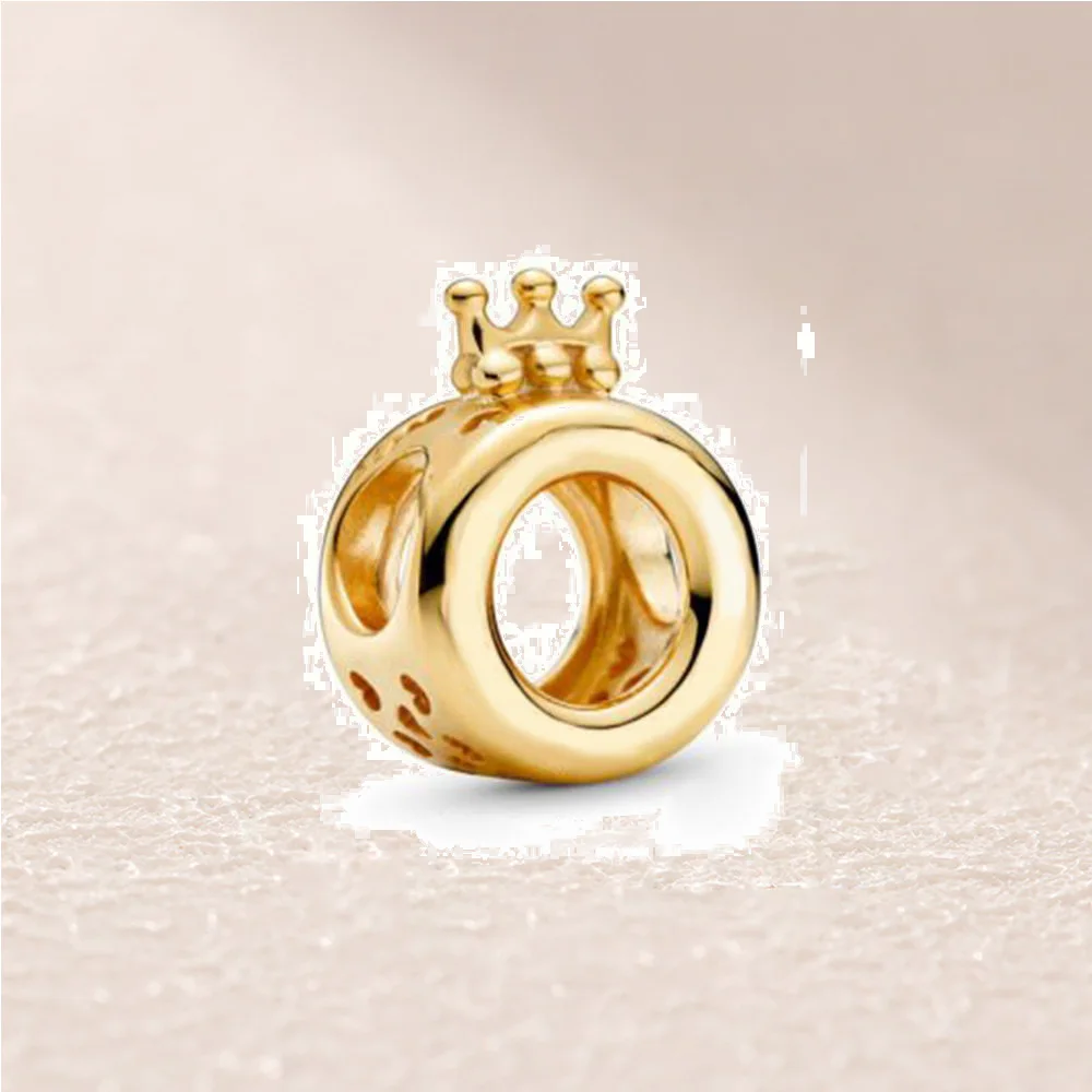 

769036C00 Signature Shine Logo & Crown O Charm
