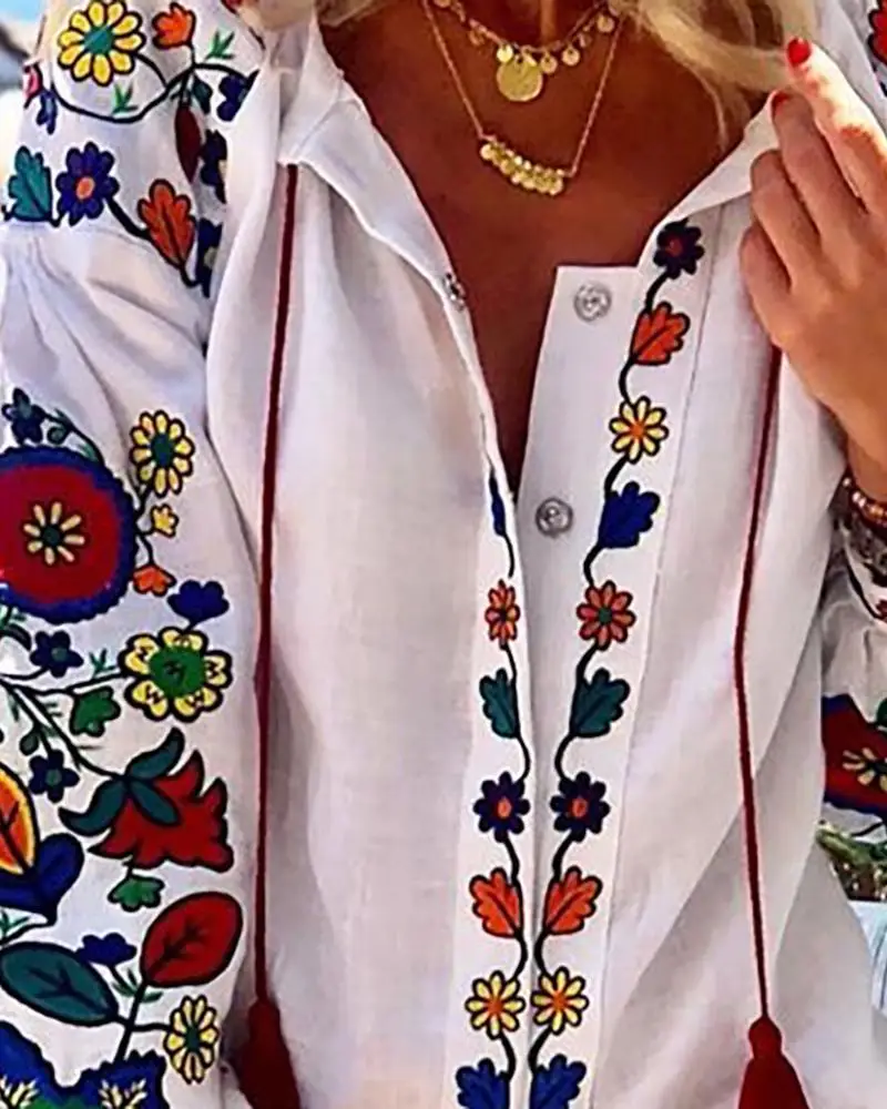 Женская блузка с длинным рукавом и цветочной вышивкой |