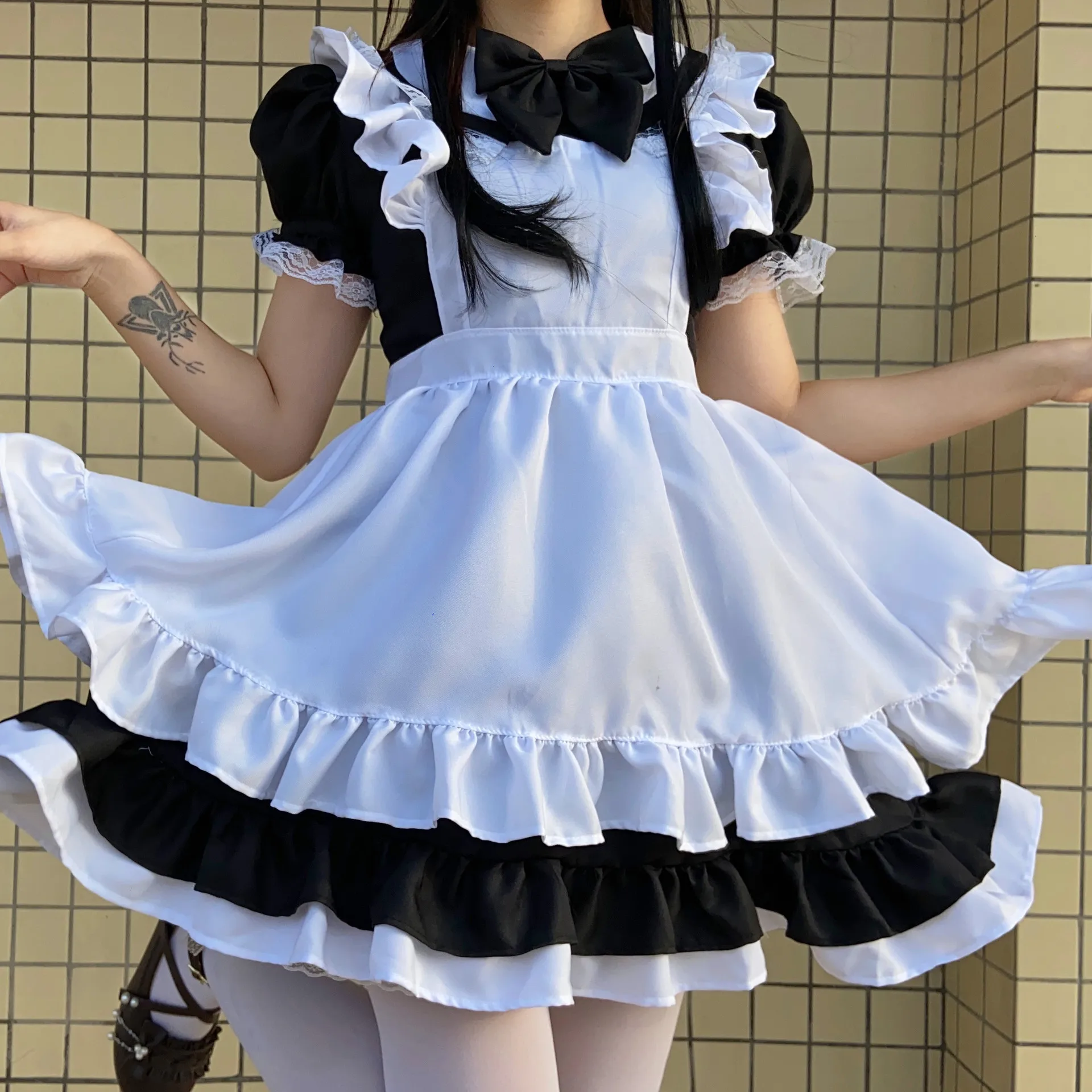 

Черная Милая женская одежда, платья миди в стиле "Лолита", аниме косплей, милое платье горничной, Униформа с фартуком и бантом, комплект-чокер...