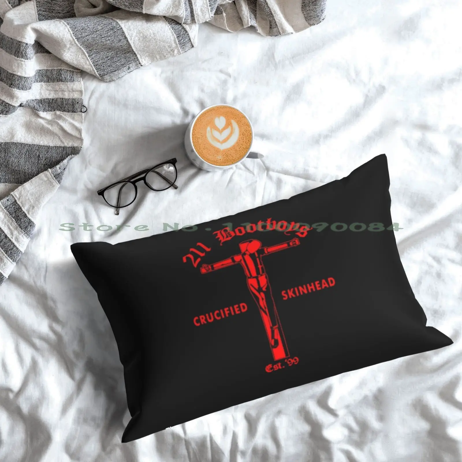 Распятая подушка в стиле панк с изображением головы лица модель 20x30 50*75 для дивана