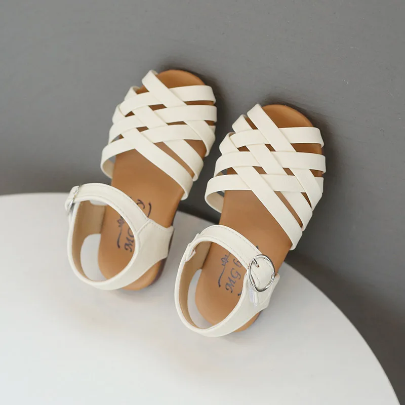 

Kids Sandals Girls Sandals Children Summer Shoes 2021 New Cut-outs Princess Sweet Soft Leather Sandals Open Toe Beach Shoes