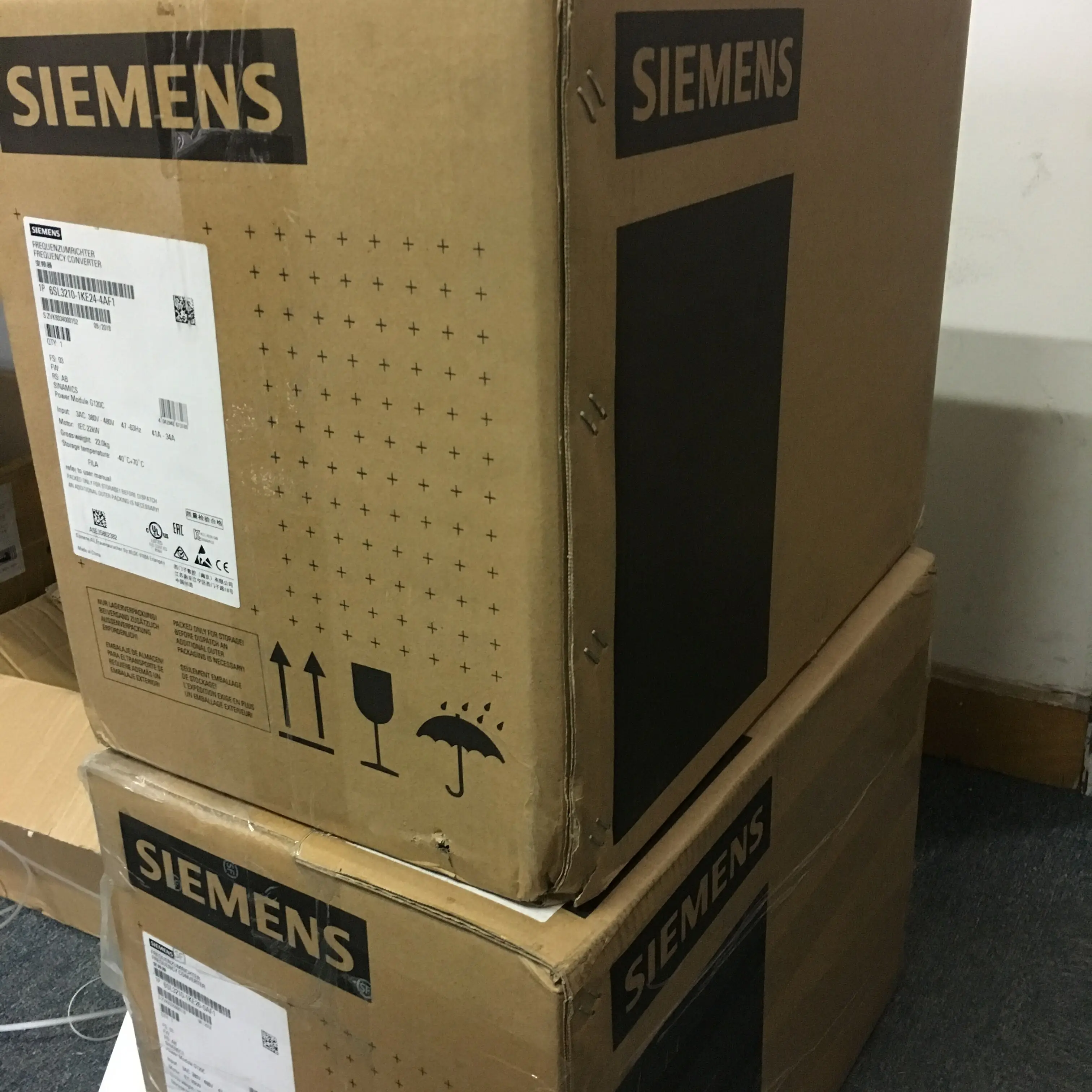 

6SL3210-1KE26-0AF1 G120C инверторная мощность 30, 0 кВт 6SL3 210-1KE26-0AF1