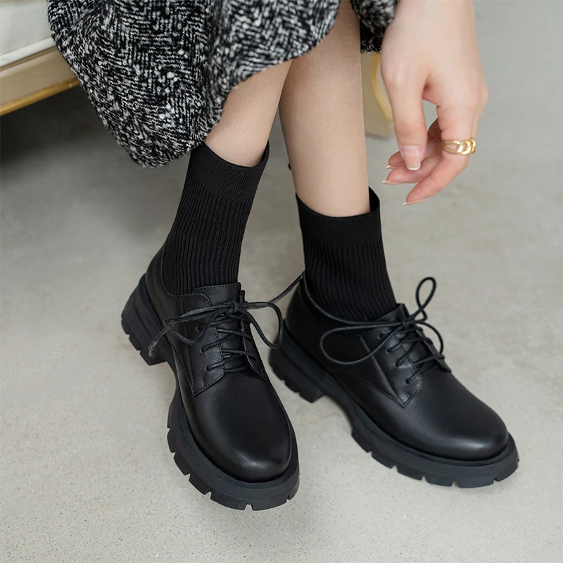 

Женские кожаные сапоги с круглым носком, на среднем каблуке