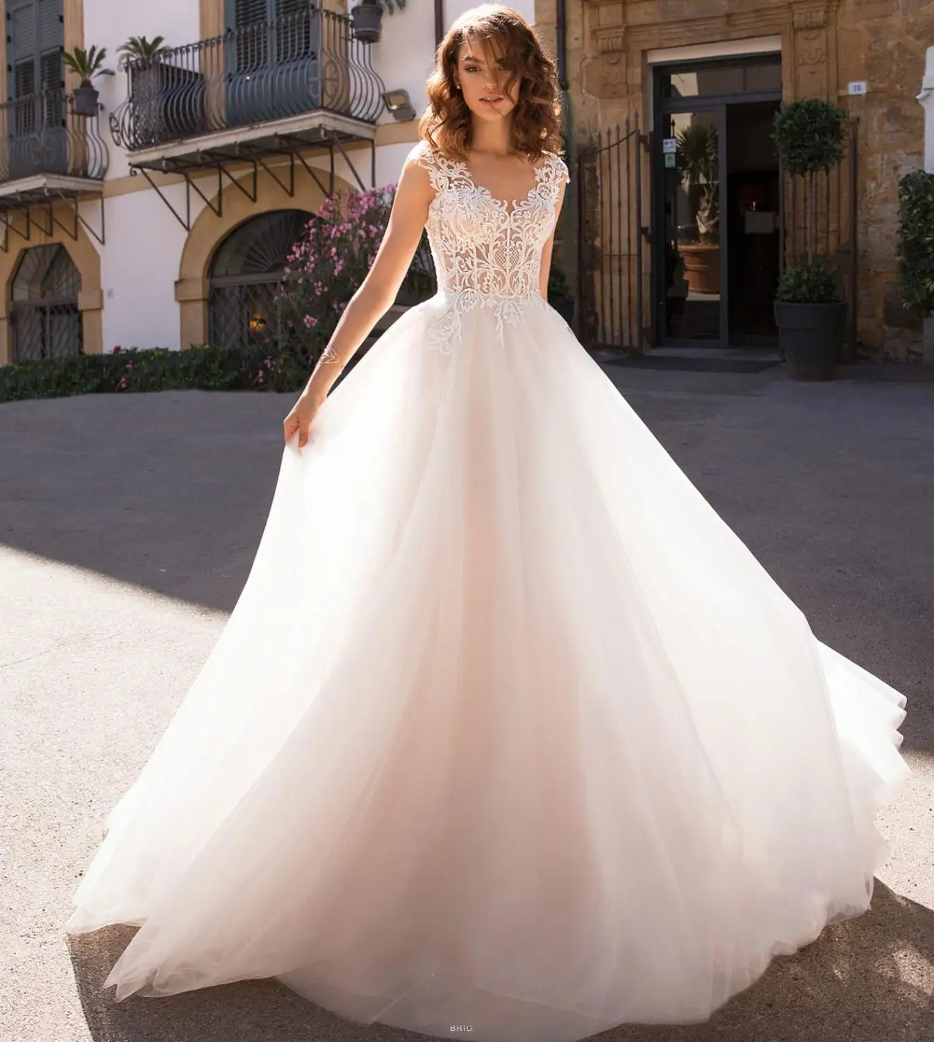 

New Arrival White Wedding Dress Boho V-neck vestidos de noiva A-Line Appliques Tulle Wedding Gowns Bride Dresses Robe Mariage