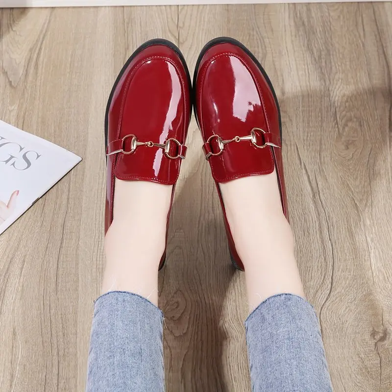 

Women's Loafers PU Patent Leather Metal Decoration Lazy Shoes Flat Casual Shoes Thick Bottom Round Toe Square Root Shoes 2021