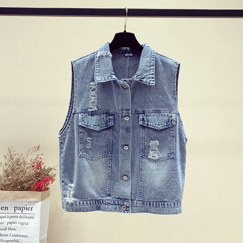 Женская джинсовая куртка-бомбер без рукавов с дырками и аппликацией | одежда