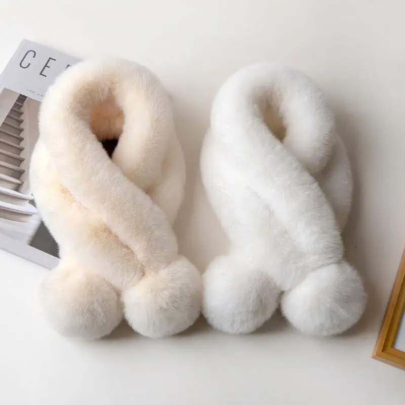 

Женский меховой шарф на осень и зиму, новый плюшевый плотный теплый шарф из кроличьего меха, однотонный меховой шарф с помпоном, для студент...