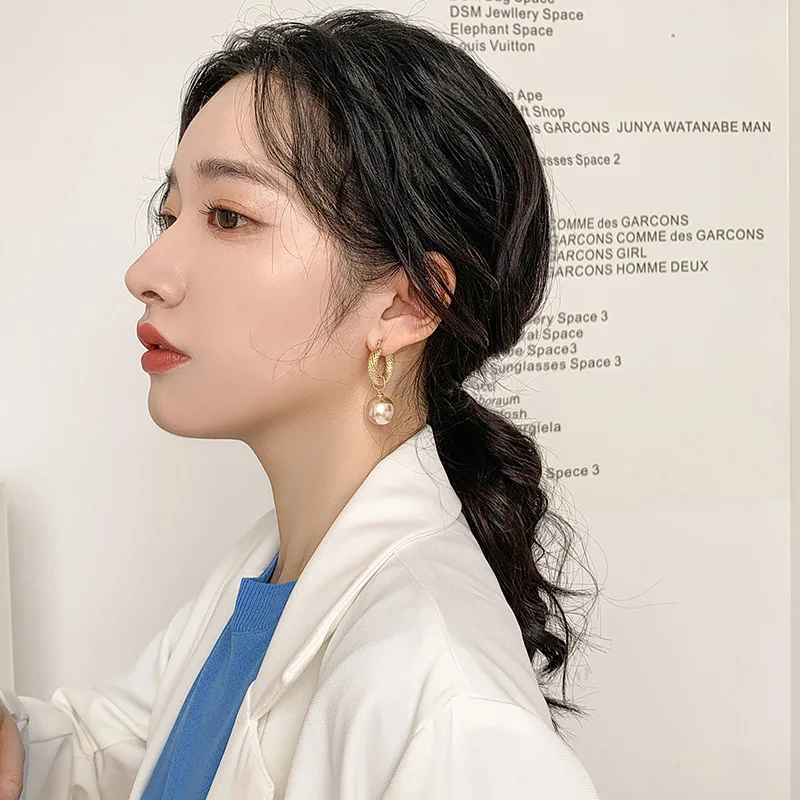 

Korean Fashion Design Retro Hoop Big Earrings Round Imitating Pearl Geometric Earrings Threaded Metal Jewelry for Women