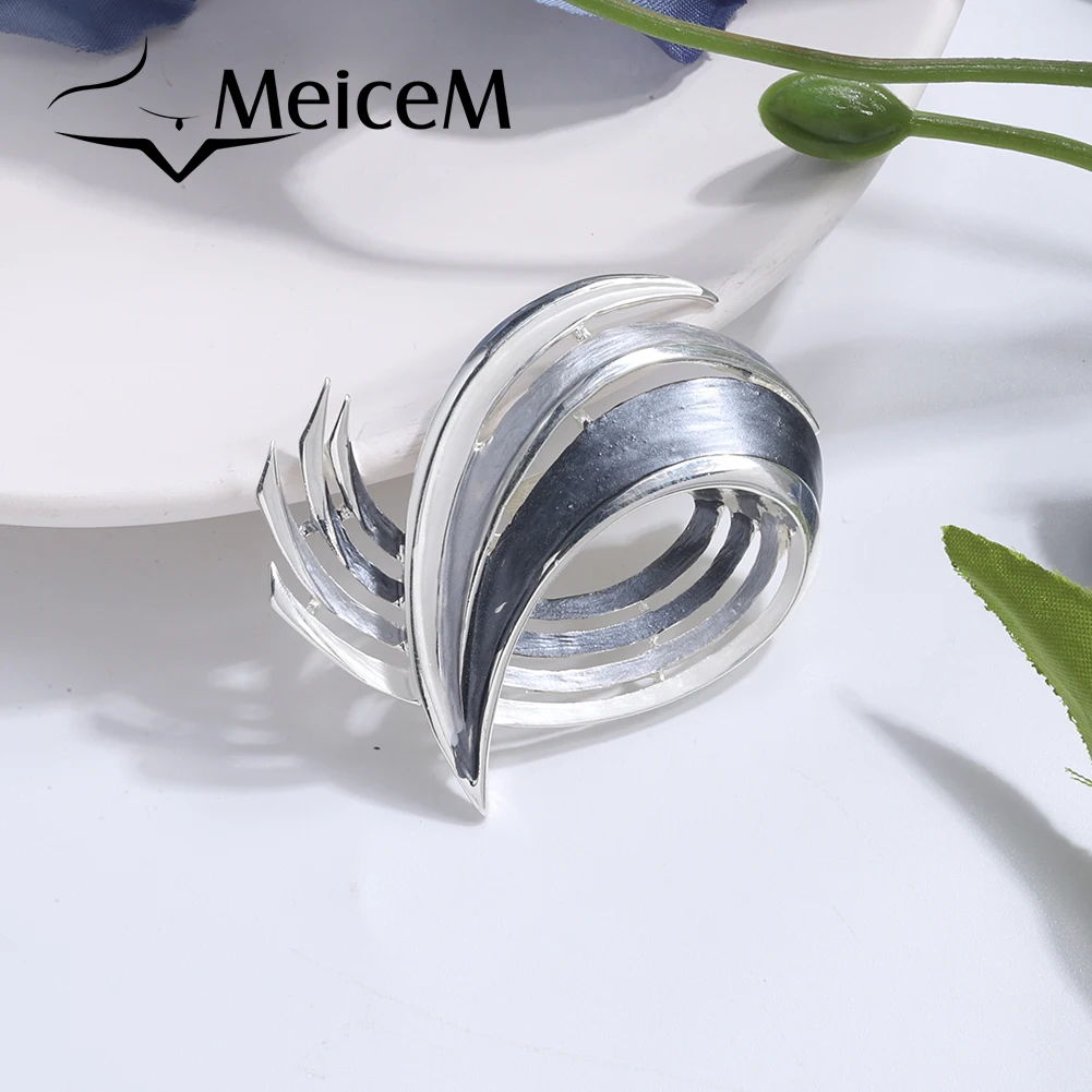 

Meicem Brooches for Women Vintage Wholesale Brooch Winter Coat Accessories Pins 2021 Popular Design Women's Unique Jewelry Pin