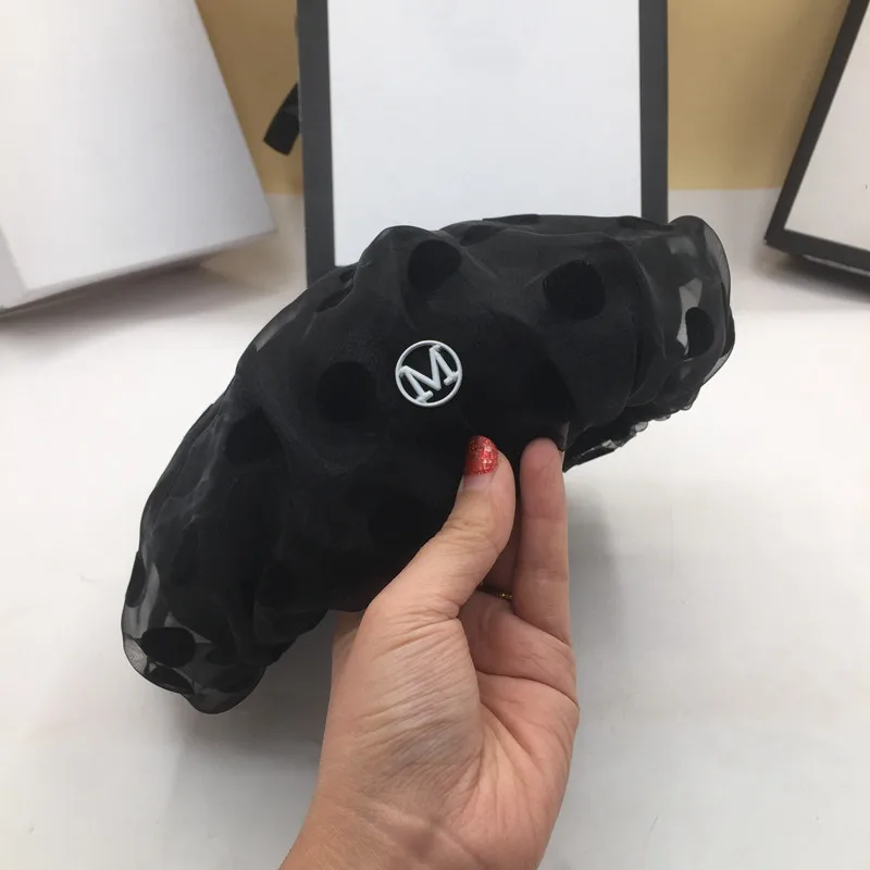 Элегантный тонкий берет с волнистыми бутонами Paragraph весна-лето 2019 | Аксессуары