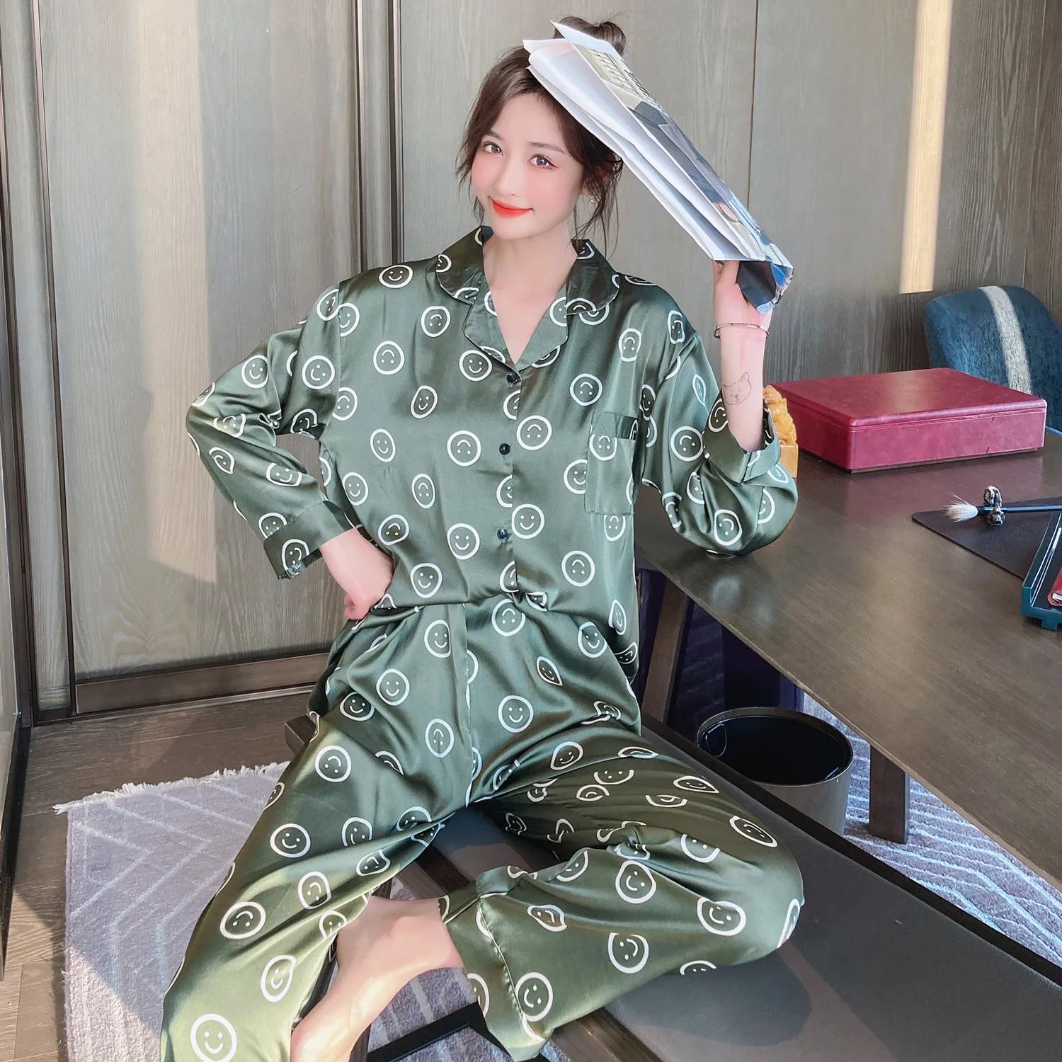 

Women Sleepwear Sexy Sleepwear Snow and ice silk Pajama Set Spring Nighty Lapel Imitated Silk Fabric Loose Version