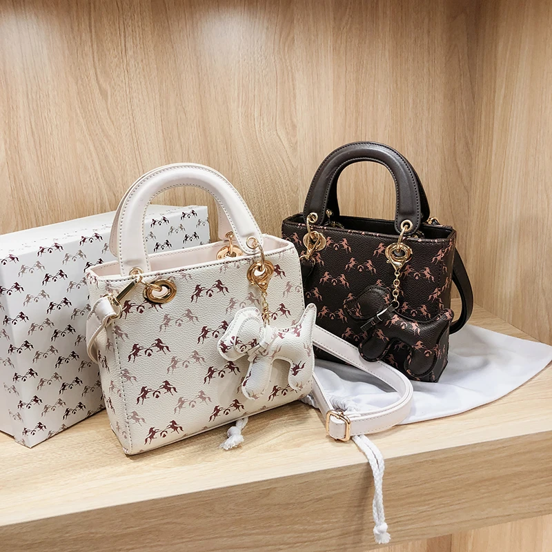 

8-дюймовая женская сумка с принтом в виде двух лошадей, вместительная сумка-тоут из искусственной кожи, ручная сумка, квадратная сумка новог...