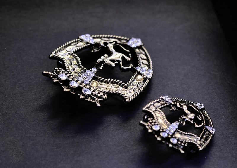 Крест Брош Новые Броши метросексуал значок лошади для пальто щит винтажный