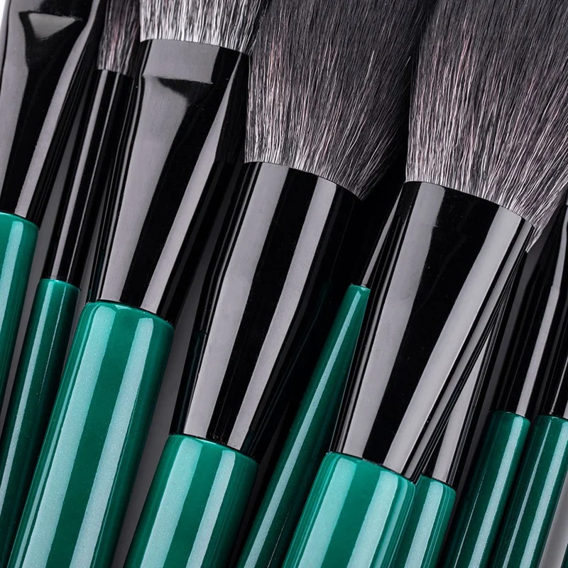 12Pcs Makeup Brushes Set For Cosmetic Foundation Powder Blush Eyeshadow Eyeliner Blending Make Up Brush Beauty Tool