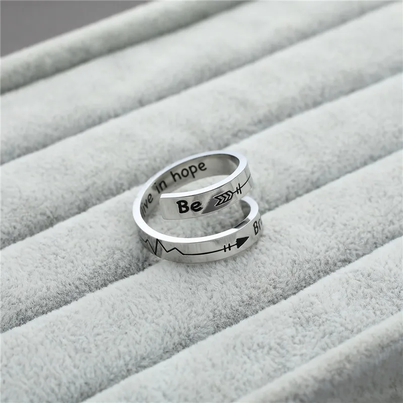 Регулируемое вдохновляющее кольцо «Будьте храбрыми», «мы живем в надеюсь», кольцо из нержавеющей стали на заказ, стрела для пульса, крутой подарок для женщин