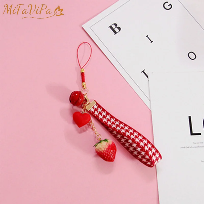 1 шт. Клубника красное сердце брелок для ключей женщин девушка украшения имитация