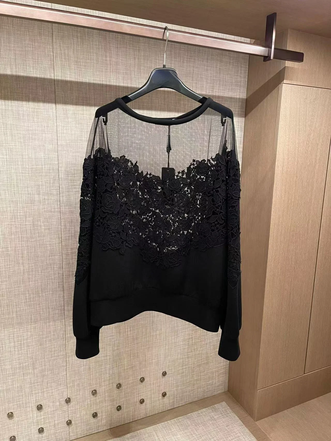 

2022 Early Spring New Customized Water-soluble Flower Blouse