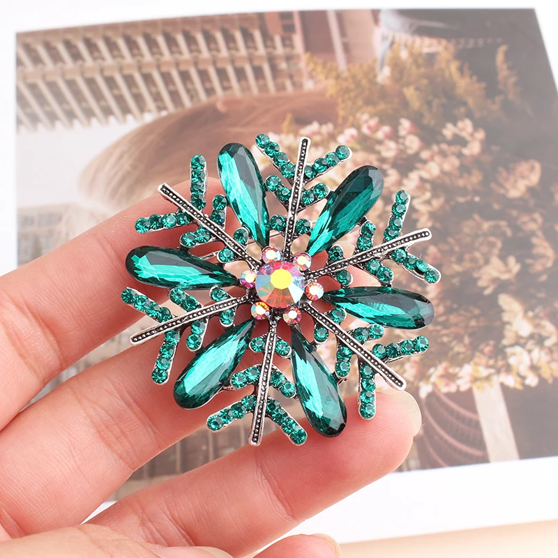 Pomlee Green/стстены разы Броши Снежинка Для женщин модное пальто корсажное украшение
