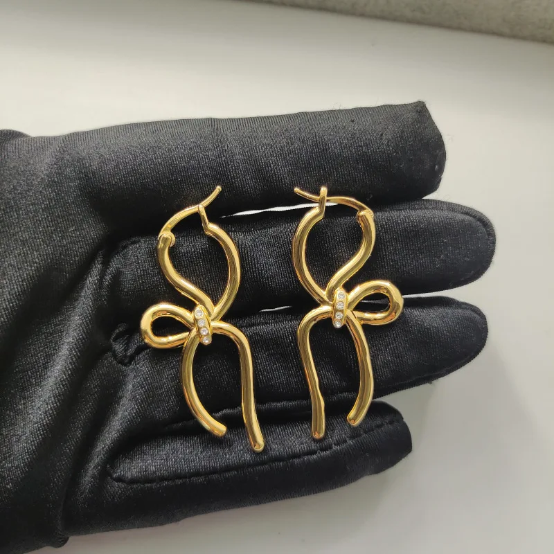 

Французские преувеличенные асимметричные серьги в холодном стиле в стиле ретро с бантом, латунные серьги