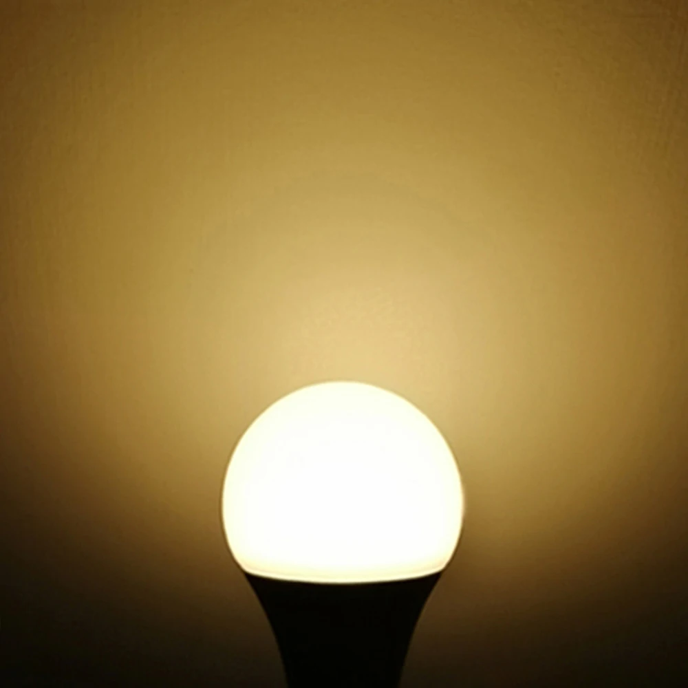 

LED Light Bulb E27/E26 7W 2900K Warm White IP44 Waterproof for Living Room Dining Hall Corrior Attic Balcony Courtyard Portable