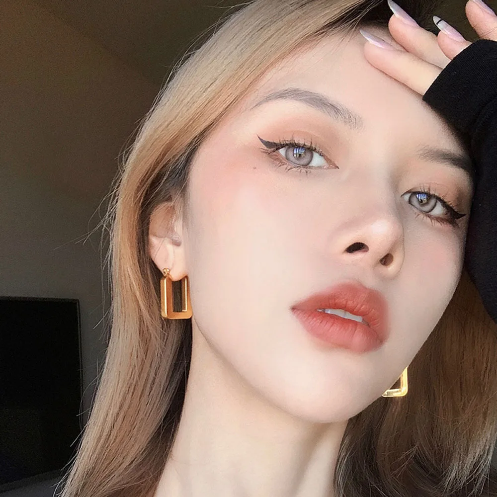 

Pair Stainless Steel 18K Gold Plated Hollow Sqaure Hoop Earrings Anti-Allergy Simple Earrings For Women Fashion Jewelry Gift