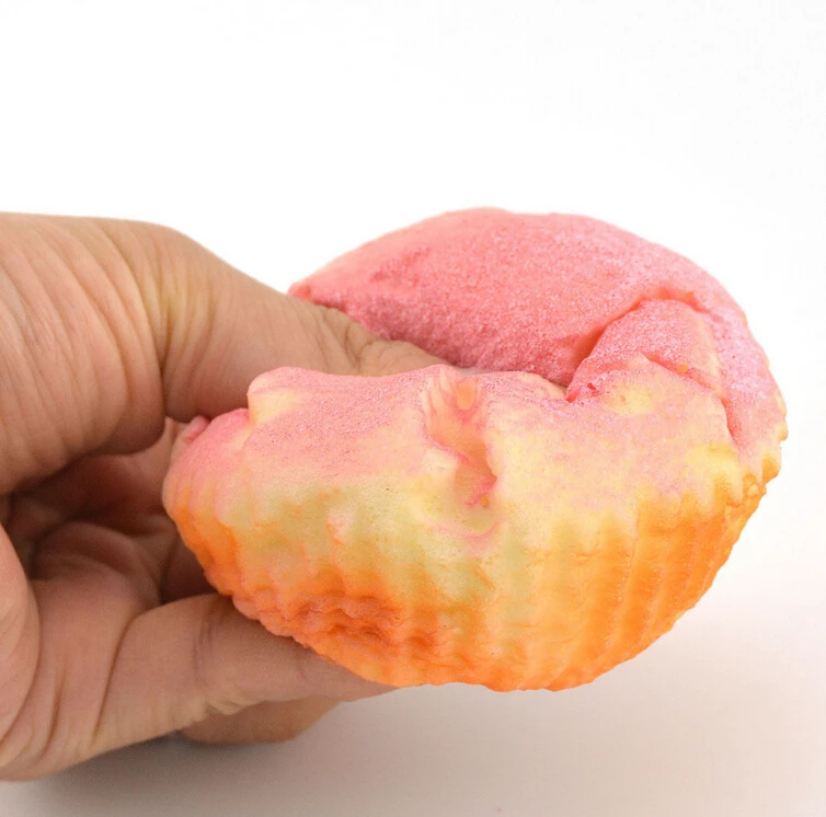 

Pizies 1 pcs Kawaii Mini Sprinkles Cupcakes Cake Soft Bread Charms Artificial Cupcake Pretend Toys 8 cmx6 cm Hot Sale