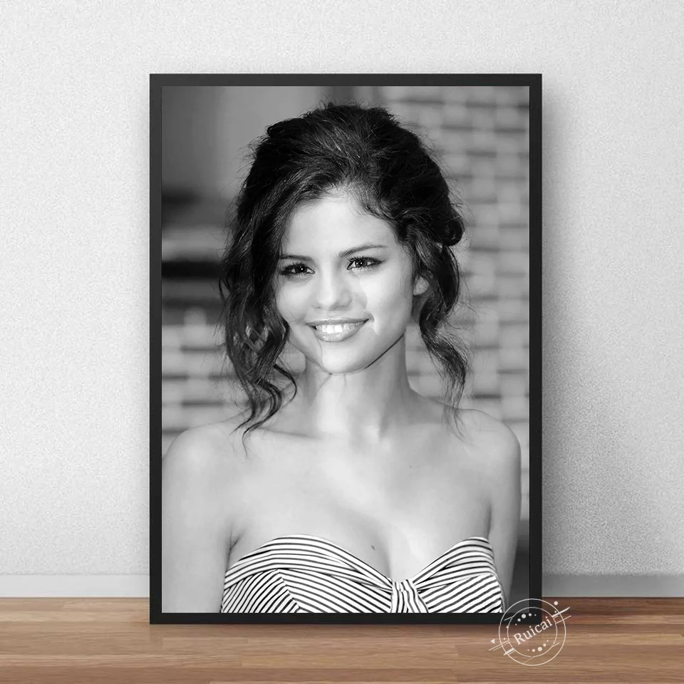 Плакат Селены Гомез музыкальная певица Черно-Белая настенная Картина на холсте