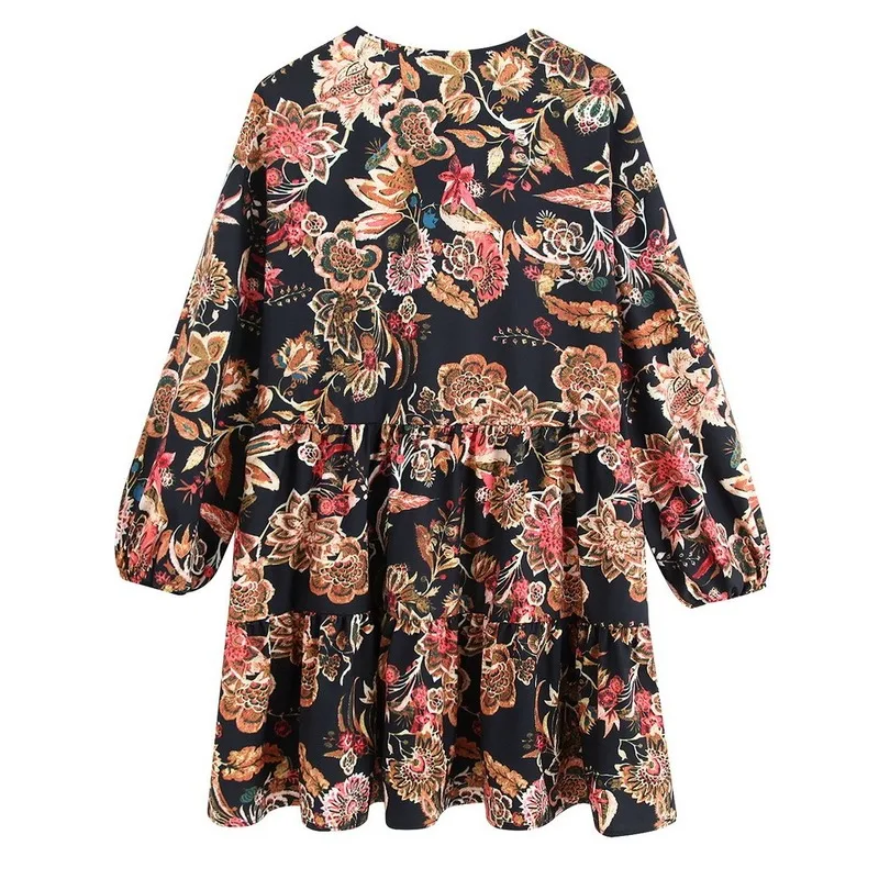 Женское мини платье с оборками круглым вырезом длинными рукавами и цветочным