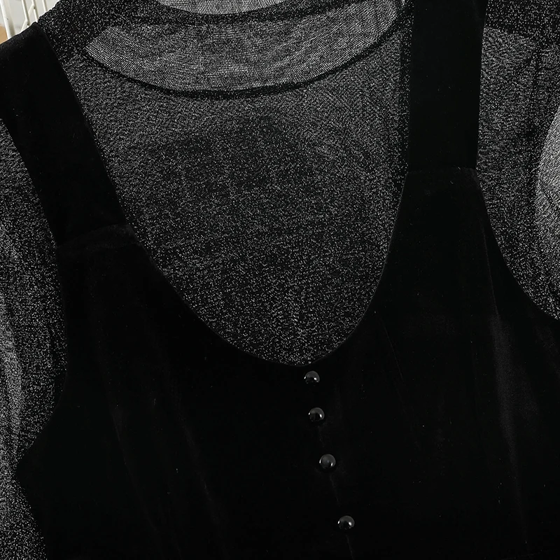 Осенне-зимняя яркая шелковая приталенная рубашка золотистого цвета бархатная