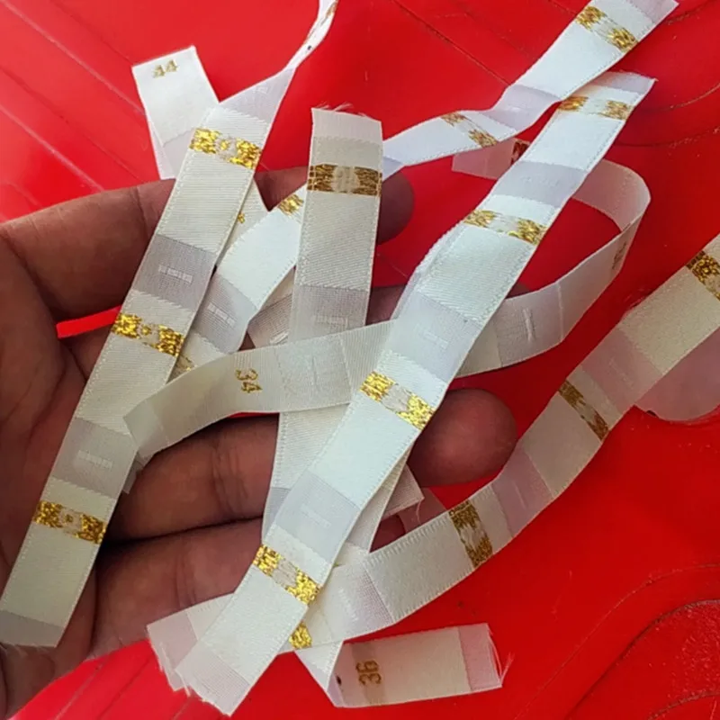 50 шт. золотые размеры Дамасская полиэфирная ткань размер этикетки одежда XS S M L XL