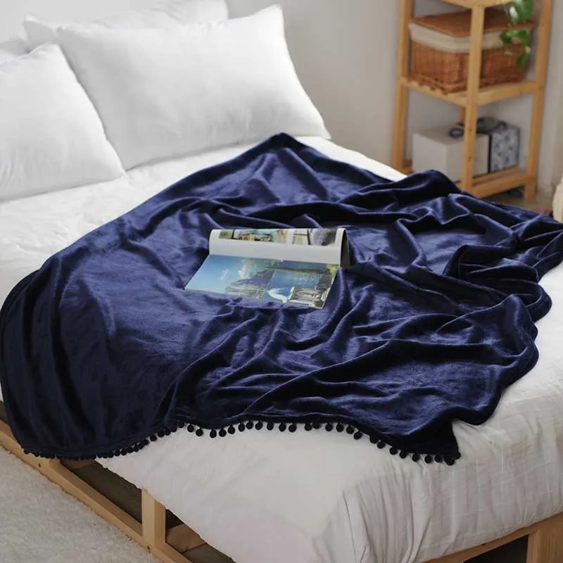 Мягкое теплое одеяло из кораллового флиса желто-зеленое зимнее с ворсом