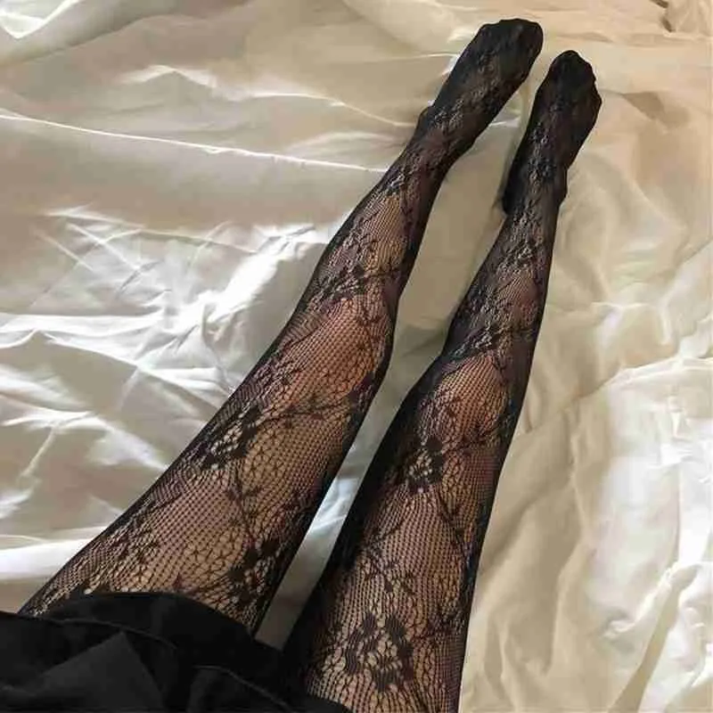 

2021 New Japanese Black Vintage Rose Flower Fishnet Stockings Lace Trousers Bottoming Black Stockings Socks Pantyhose