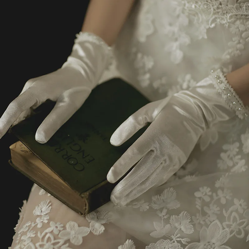 Фото Новое поступление короткие свадебные перчатки цвета слоновой кости Дешевые