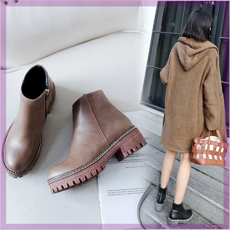 Сапоги на плоской подошве платформе с застёжкой молнией Материал: резина Обувь