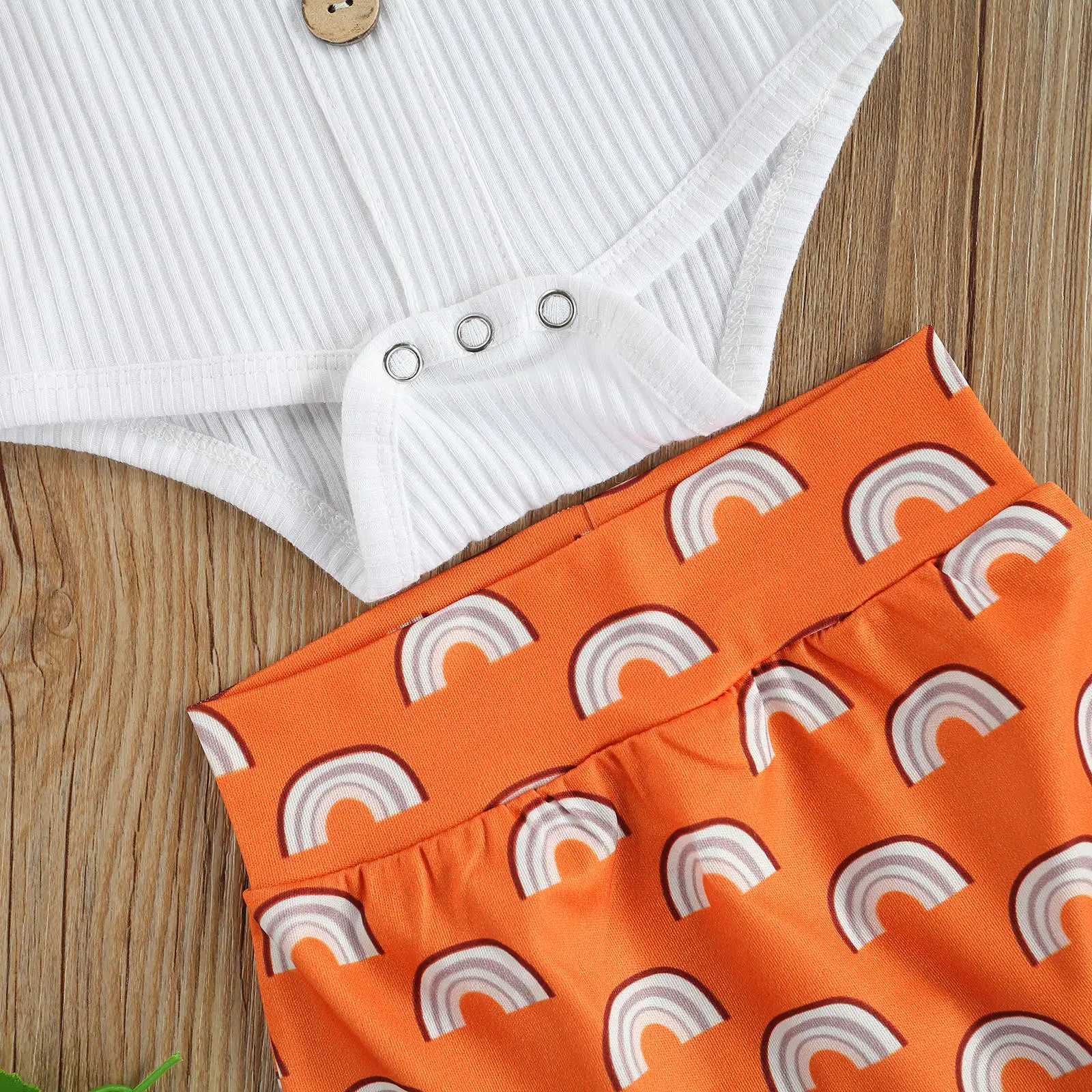 

2021 Summer Hot Sale Infant's Three Piece Summer Set Newborn's Ruffled Neck Romper Printed Shorts Hair Band for Toddlers