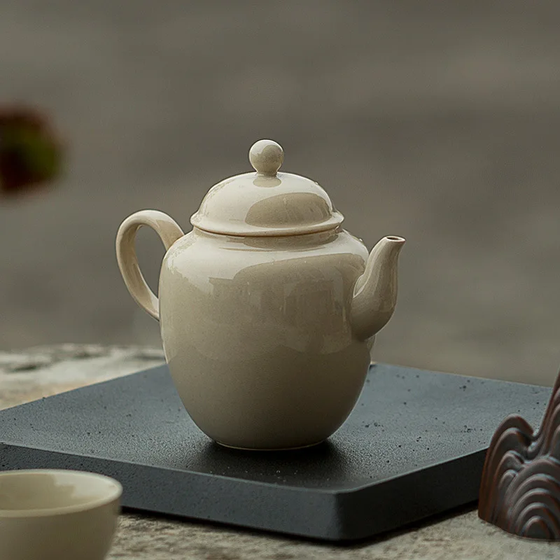 

2020 New Jingdezhen Hand-made Filter Hole Plant Gray Teapot Kung Fu Tea Set Single Pot Ceramic Teapot Simple and Simple Tetera