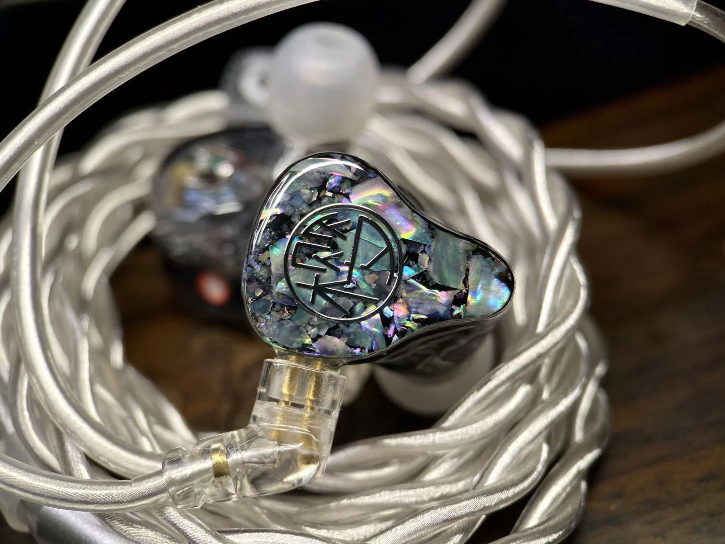 

YTAO Crystal Black 2DD+3BA Flagship In-ear HIFI DJ Monitor Earphone 3D Printing Resin Driver Unit HIFI 2 Pin 0.78mm