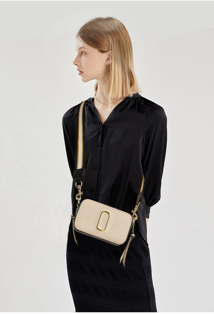 

2021 New Texture Women's Bag M Wide Shoulder Belt J Fashion Color Matching Camera Bag Women's Single Shoulder Bag Slung Bag